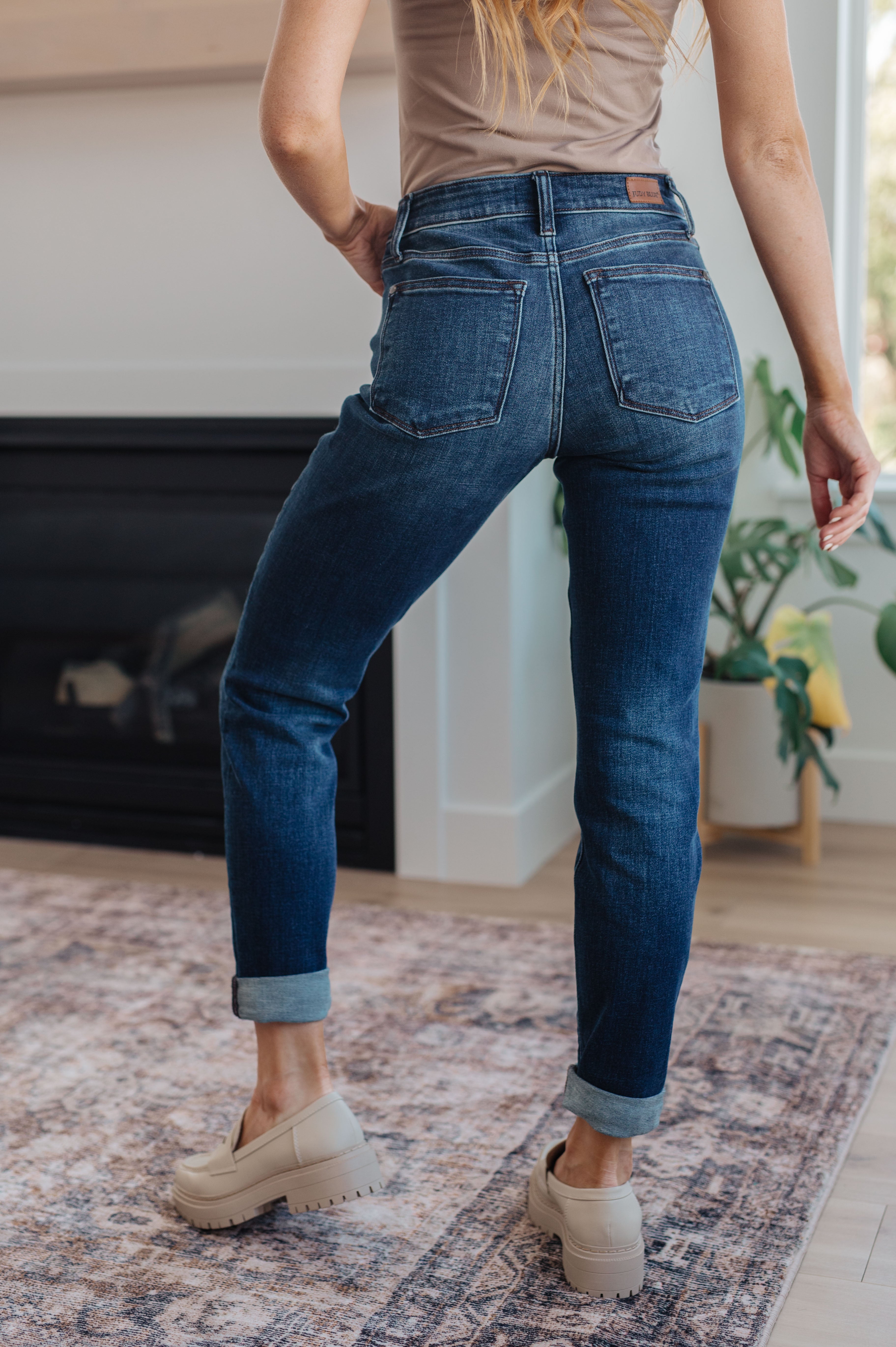 AmberMidRiseCuffedSlimFitJeans12_a0232510-5c17-4189-b675-a3efa0810993